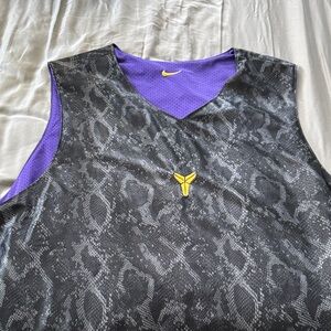 Kobe reversible tank top, lightly used. 3XL